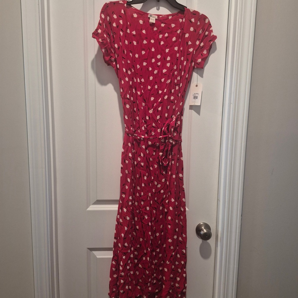 Billabong Womens Red Floral Wrap Maxi Dress Short Sleeve Crinkle Rayon NWT XS